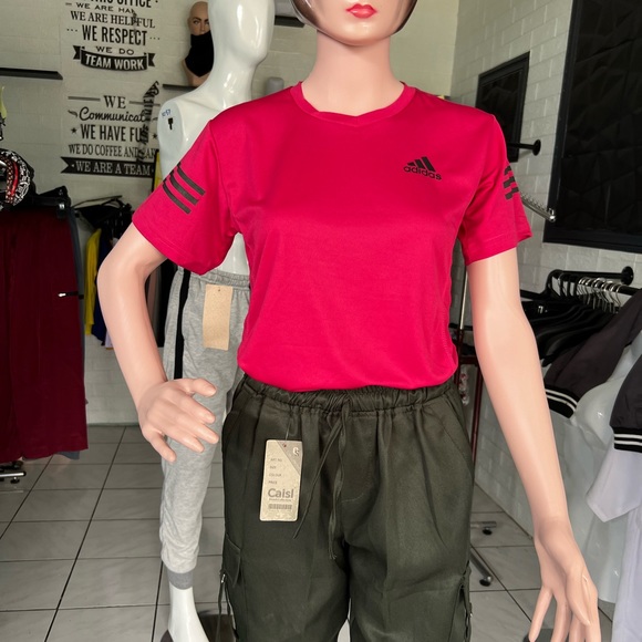 T-Shirt - Picture 7 of 8